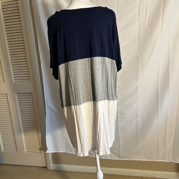 Amaryllis Top Size 2X Short Sleeve - Picture 4 of 5